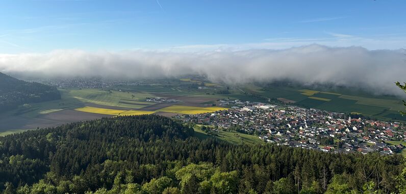 Panoramablick über Balgheim im Donaubergland vom Dreifaltigkeitsberg im Landkreis Tuttlingen